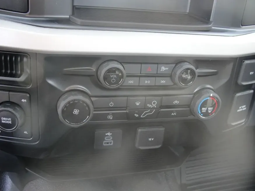 2026 Ford Super Duty F-250 XL | Photo 9 of 13