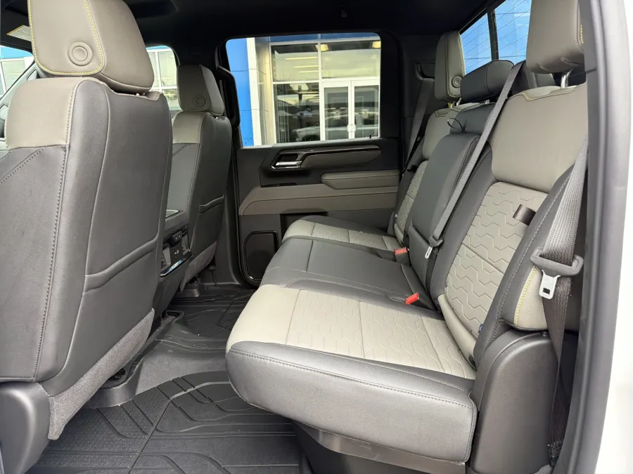 2026 Chevrolet Silverado 2500HD ZR2 | Photo 9 of 20