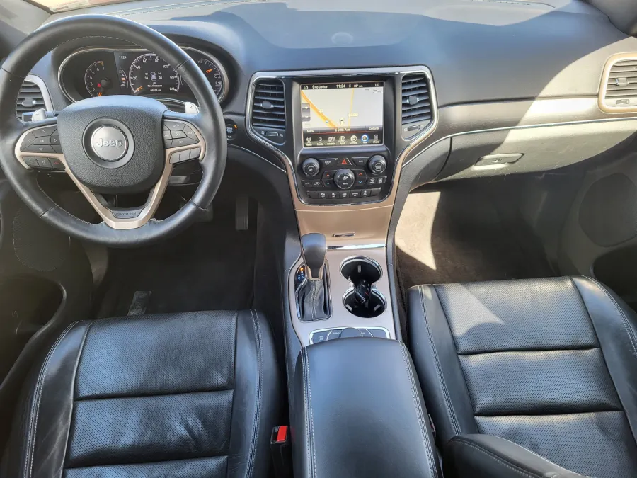 2017 Jeep Grand Cherokee Limited | Photo 24 of 32