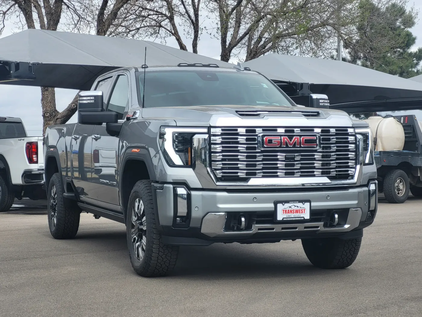 2026 GMC Sierra 2500HD Denali | Photo 2 of 25