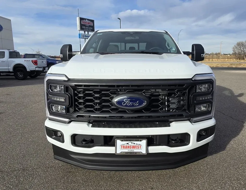 2026 Ford Super Duty F-250 | Photo 4 of 38