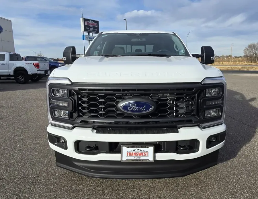 2026 Ford Super Duty F-250 | Photo 4 of 38