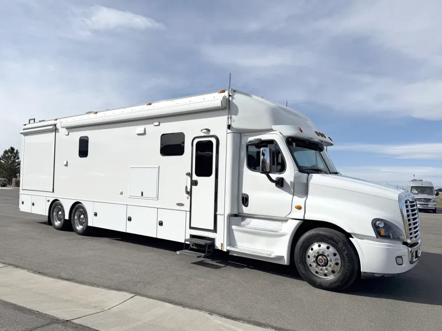 2019 Renegade Classic 3200AM | Photo 1 of 28