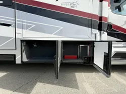 2026 Newmar Super Star 4140 | Thumbnail Photo 25 of 30