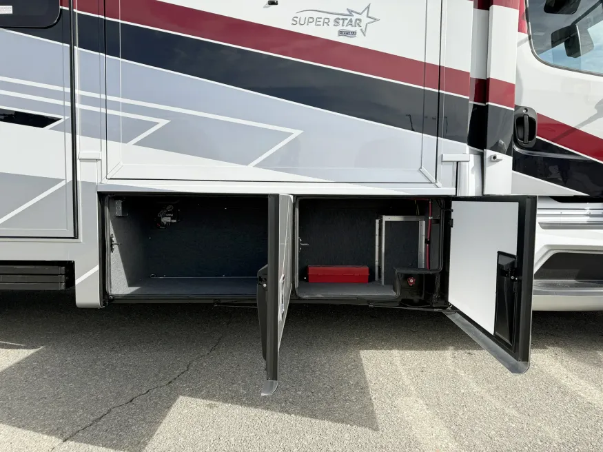 2026 Newmar Super Star 4140 | Photo 25 of 30