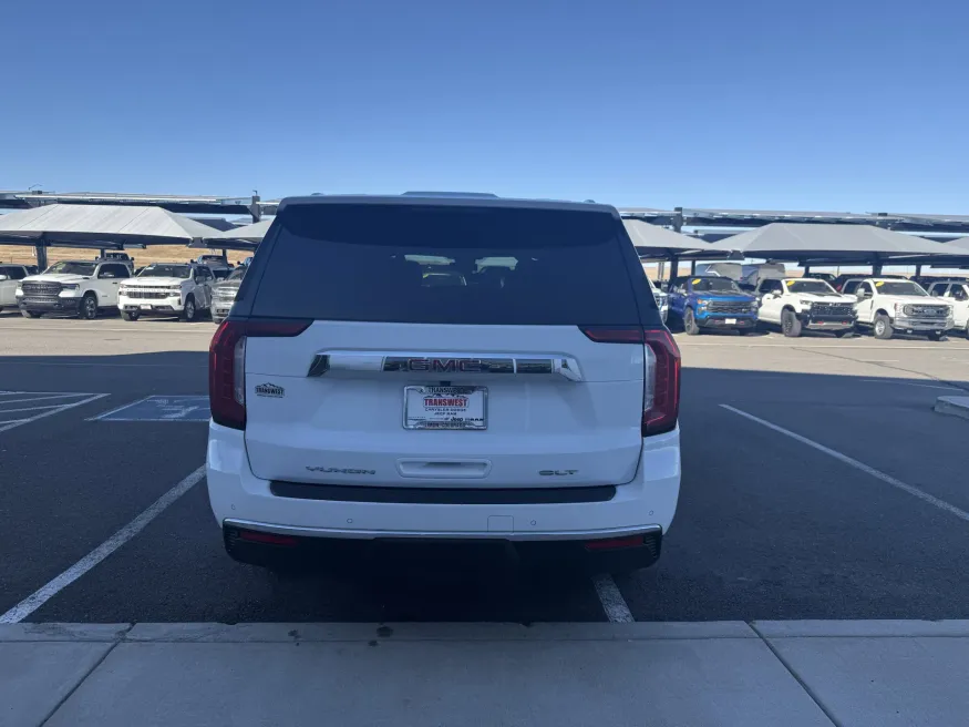 2024 GMC Yukon XL SLT | Photo 2 of 20