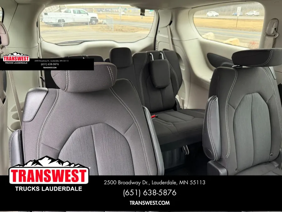 2024 Chrysler Voyager LX | Photo 19 of 23