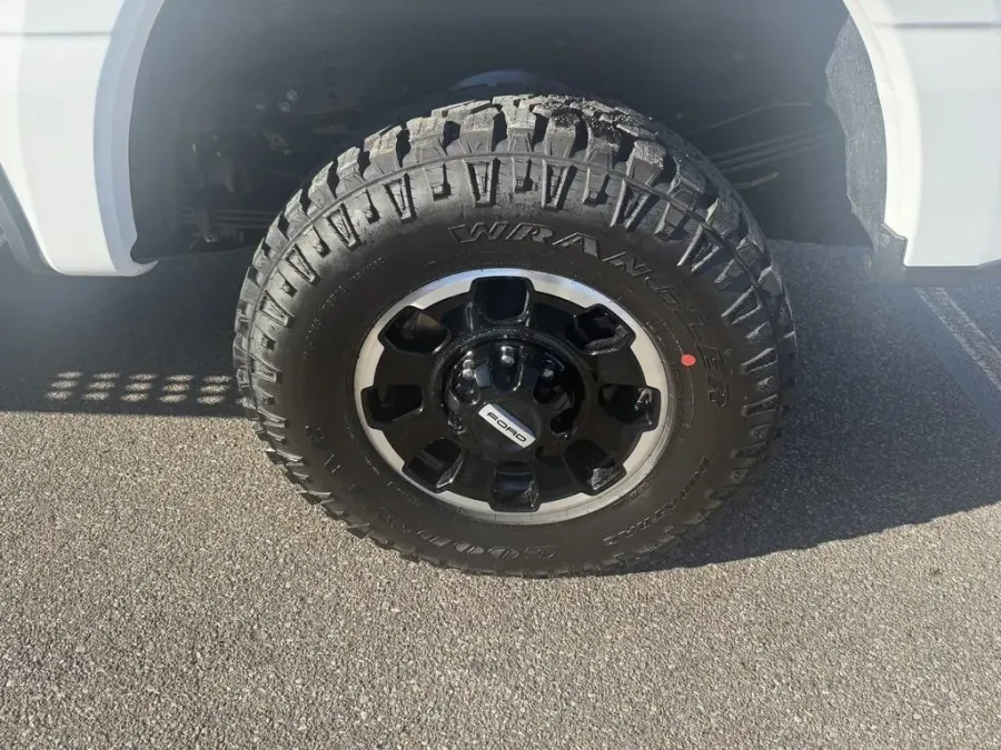 2026 Ford Super Duty F-350 | Photo 8 of 23