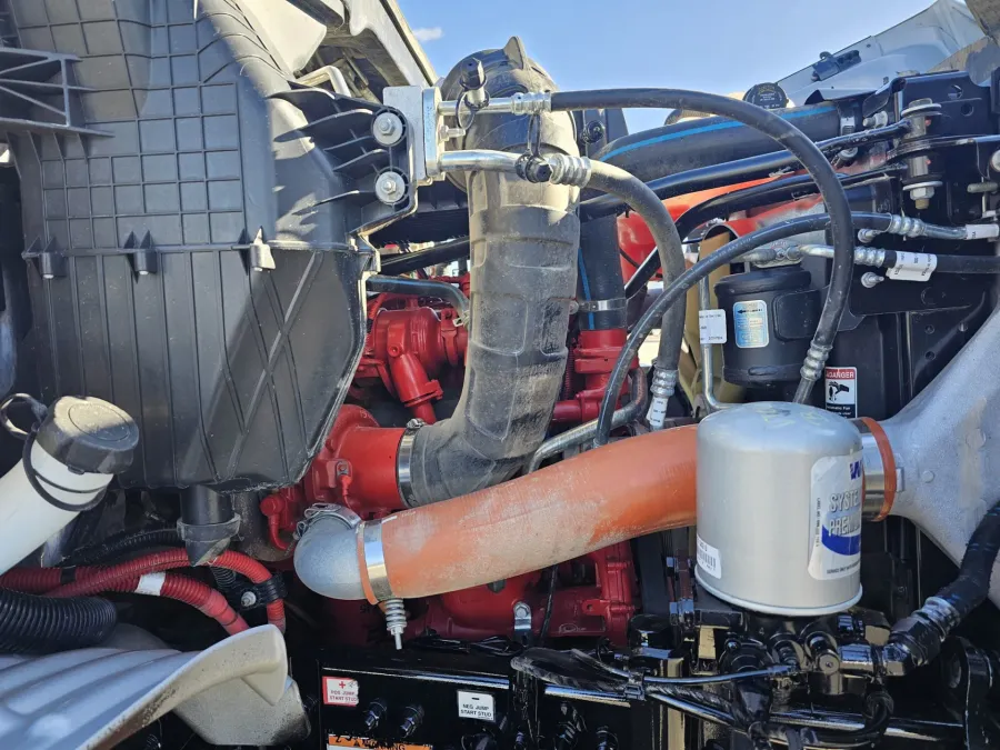 2025 Western Star 47X | Photo 10 of 19