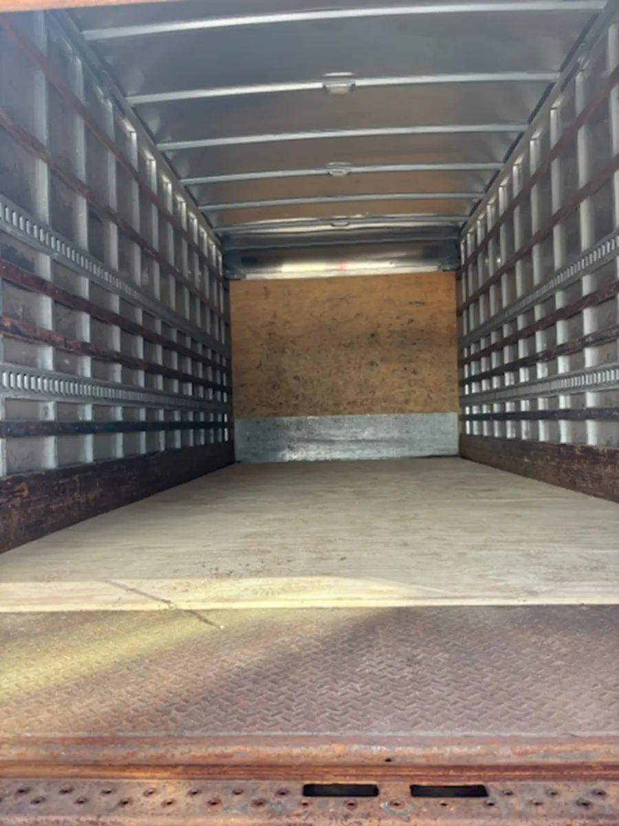 2019 Freightliner M2 106 | Photo 2 of 13