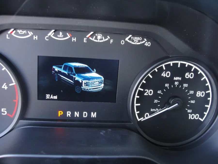 2026 Ford F-350 | Photo 9 of 16