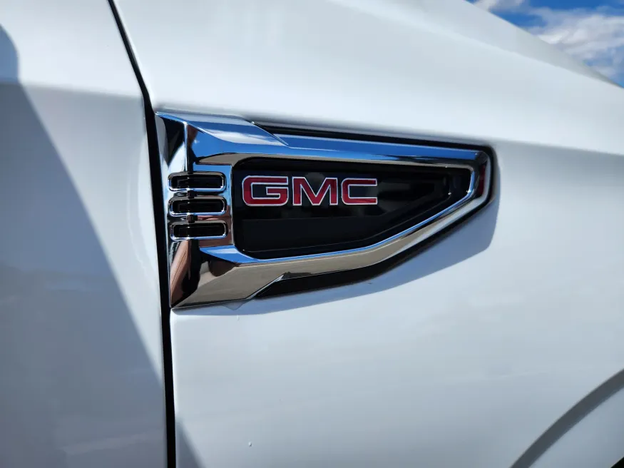 2025 GMC Yukon XL Elevation | Photo 23 of 33