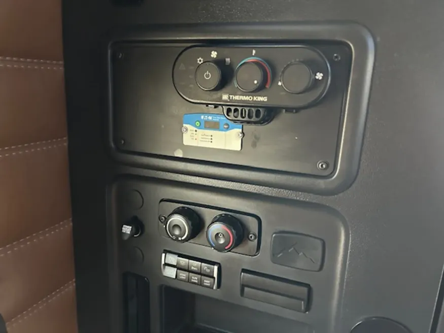 2022 Freightliner Cascadia 126 | Photo 19 of 24