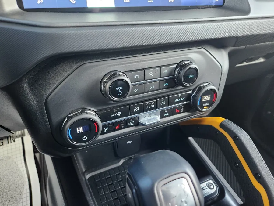 2024 Ford Bronco Badlands | Photo 27 of 31