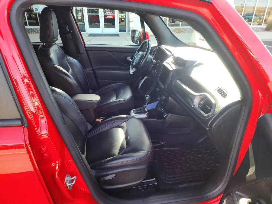 2020 Jeep Renegade High Altitude | Photo 17 of 25