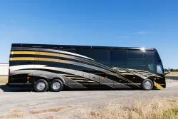 2026 Emerald Prevost H3-45 Triple Slide | Thumbnail Photo 2 of 29