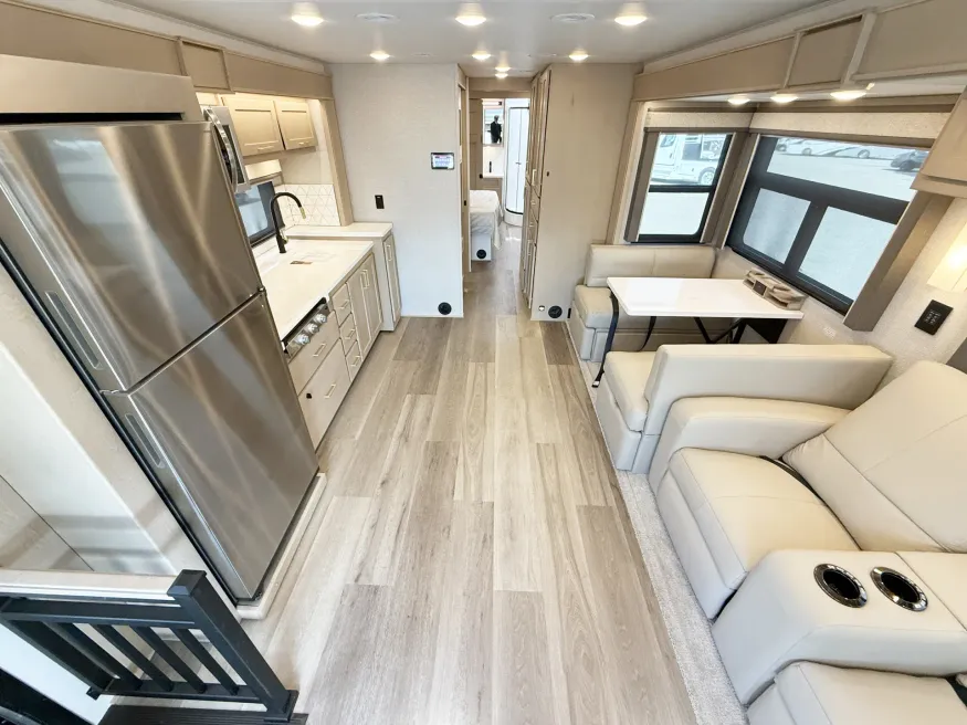 2026 Renegade Valencia 39RB | Photo 4 of 29