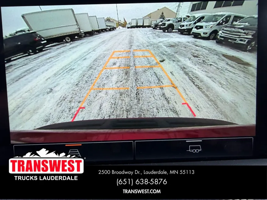 2024 GMC Yukon XL SLT | Photo 13 of 22