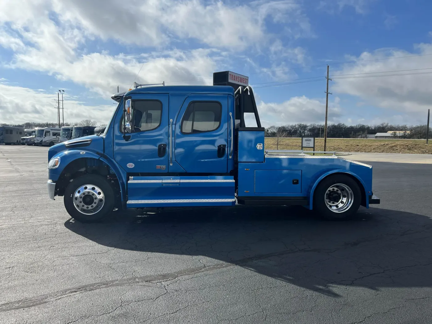 2024 Freightliner M2 106 Bolt | Photo 4 of 24