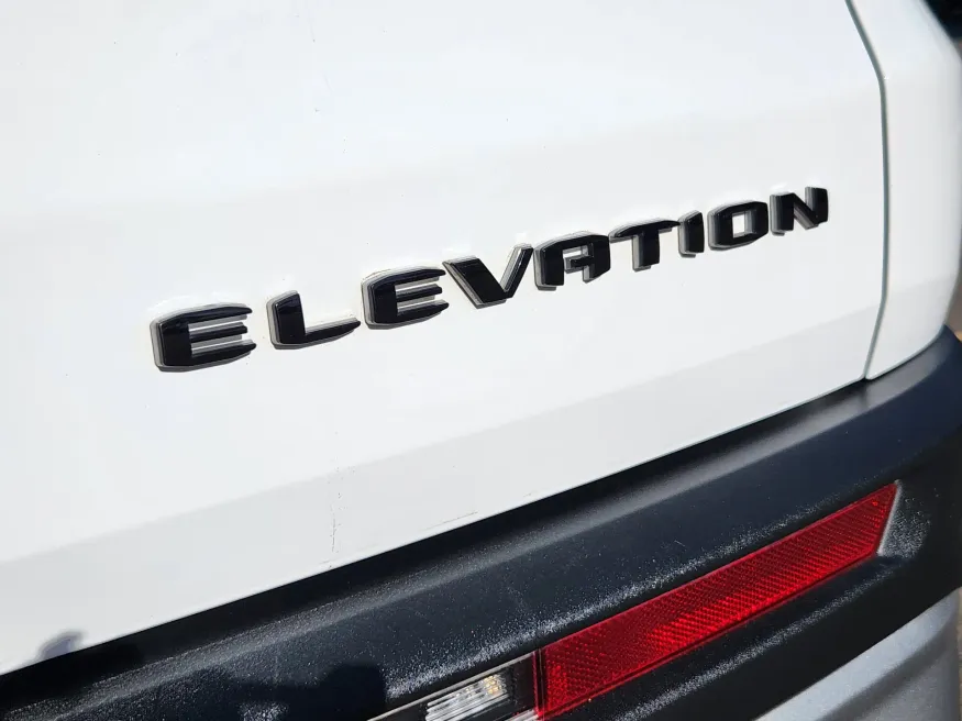 2025 GMC Acadia AWD Elevation | Photo 16 of 29