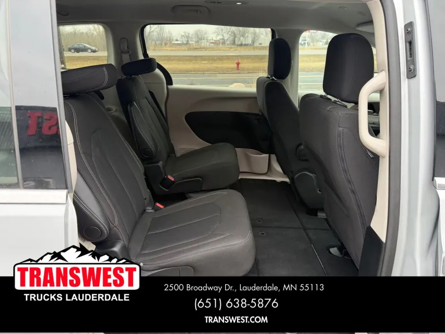 2024 Chrysler Voyager LX | Photo 18 of 23