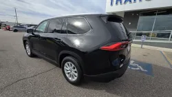 2024 Toyota Grand Highlander | Thumbnail Photo 6 of 26