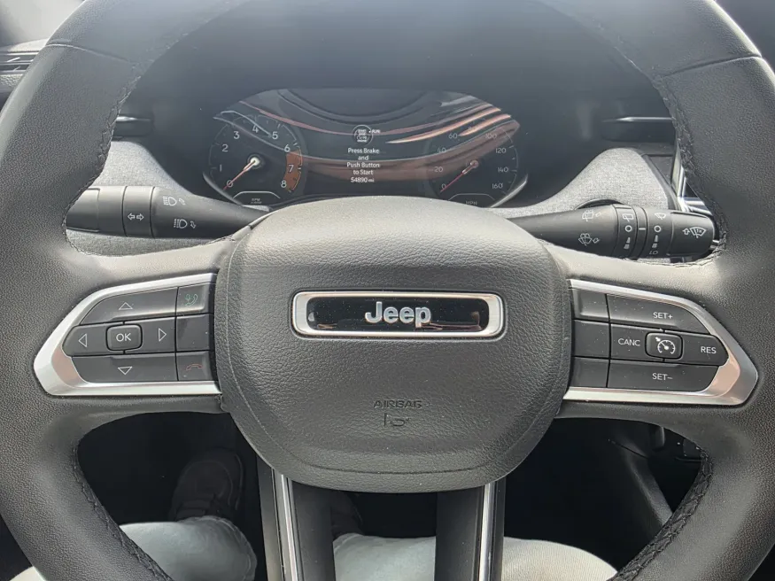 2024 Jeep Compass Latitude | Photo 17 of 21