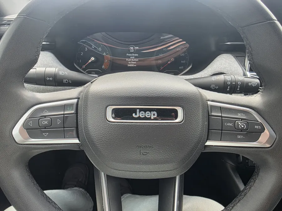 2024 Jeep Compass Latitude | Photo 17 of 21