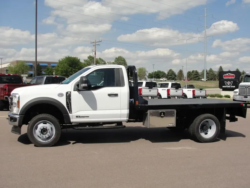 2026 Ford Super Duty F-550 | Photo 2 of 22