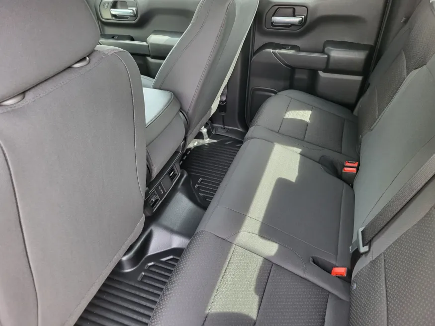 2026 GMC Sierra 1500 Pro | Photo 21 of 24
