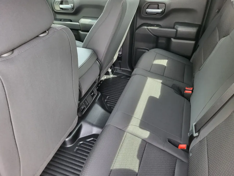 2026 GMC Sierra 1500 Pro | Photo 21 of 24