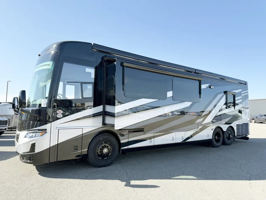 2026 Newmar Mountain Aire 4118 | Photo 23 of 31