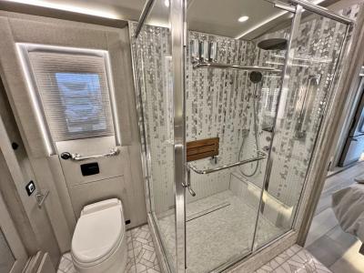 2023 Newmar King Aire 4521 | Thumbnail Photo 30 of 46