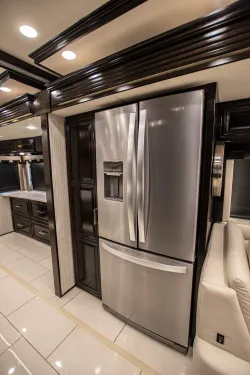 2022 Newmar London Aire 4579 | Thumbnail Photo 17 of 25