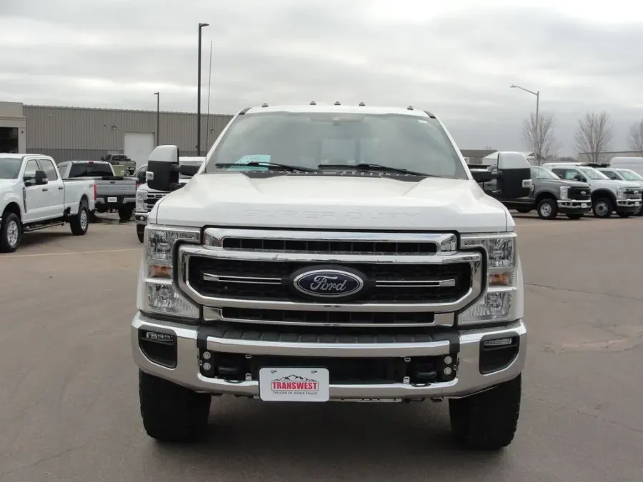 2020 Ford Super Duty F-350 Lariat | Photo 7 of 19