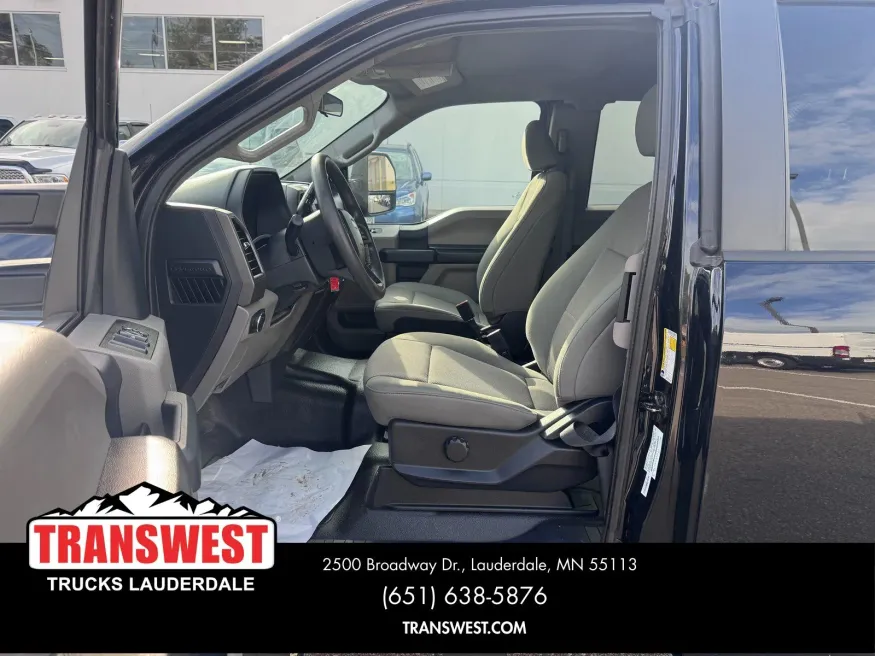 2022 Ford Super Duty F-350 XL | Photo 10 of 22