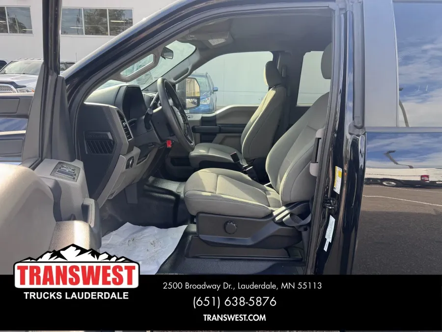 2022 Ford Super Duty F-350 XL | Photo 10 of 22