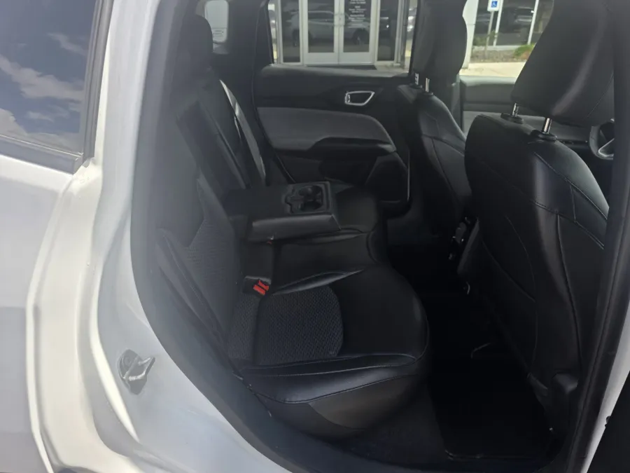 2024 Jeep Compass Latitude | Photo 15 of 21