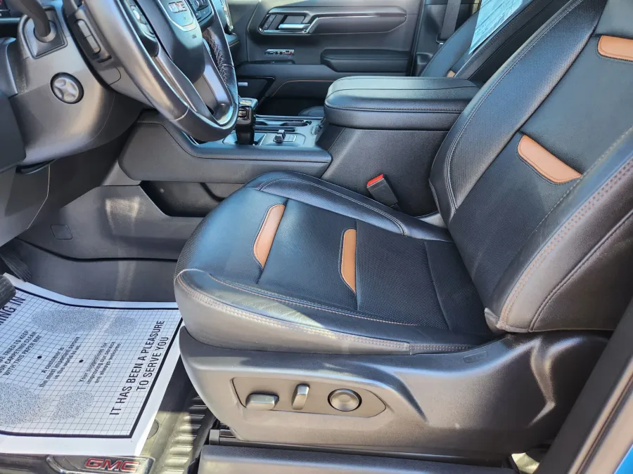 2023 GMC Sierra 1500 AT4 | Photo 8 of 31