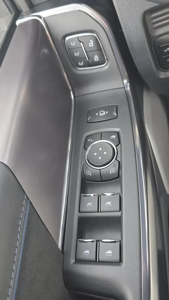 2026 Ford Super Duty F-250 | Photo 14 of 35