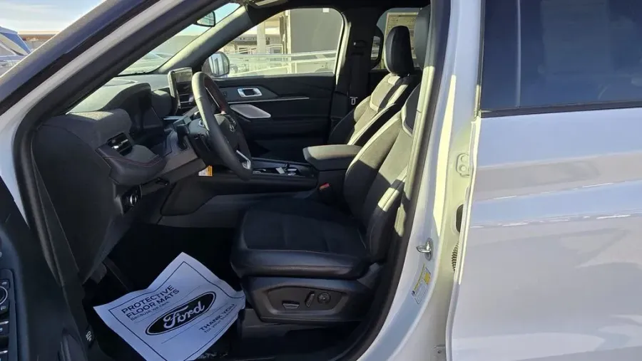 2026 Ford Explorer | Photo 16 of 34
