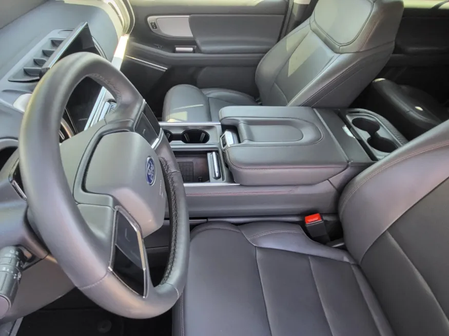 2025 Ford Expedition Max Active | Photo 11 of 27