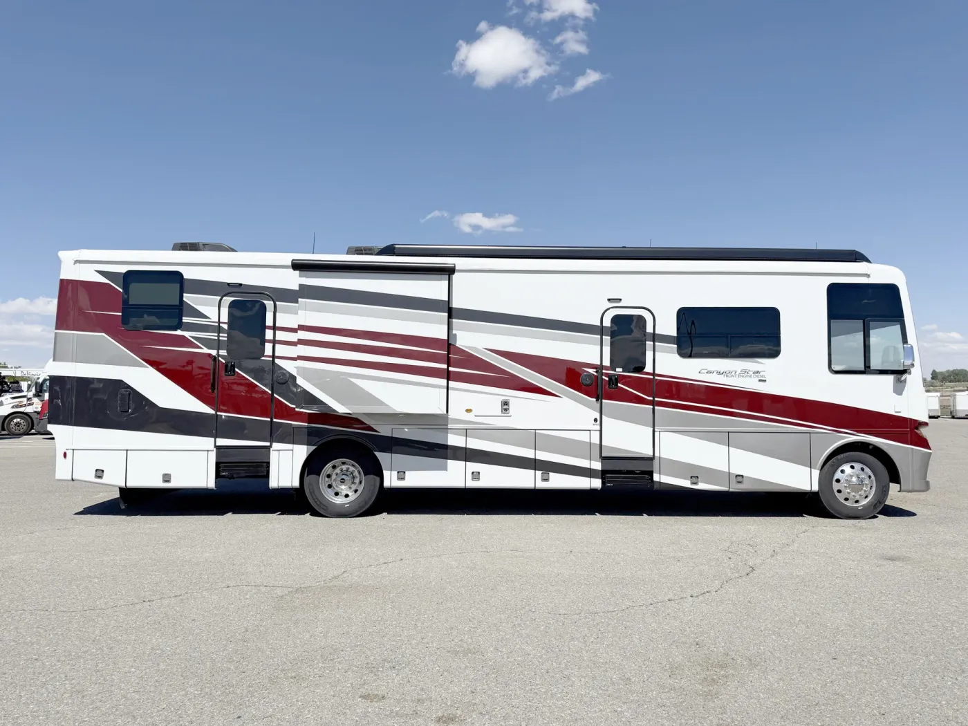 2027 Newmar Canyon Star 3947 | Photo 4 of 32