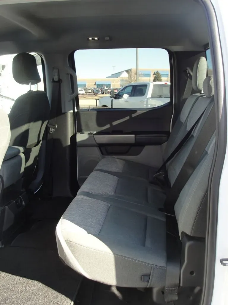 2024 Ford Super Duty F-350 XLT | Photo 18 of 34