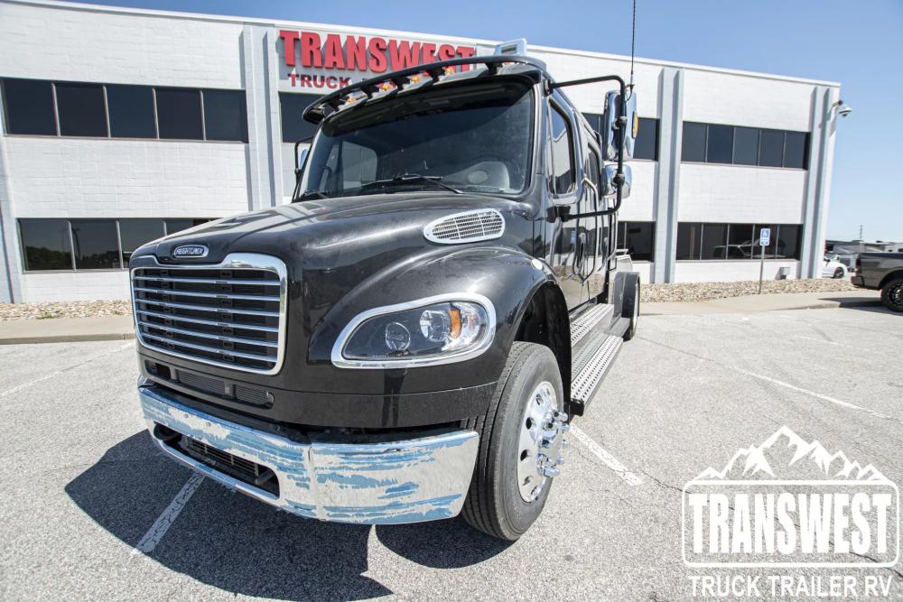 2022 Freightliner M2 106 | Photo 7 of 20