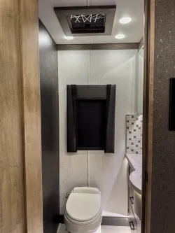 2026 Tiffin Zephyr 45PZ | Thumbnail Photo 24 of 39