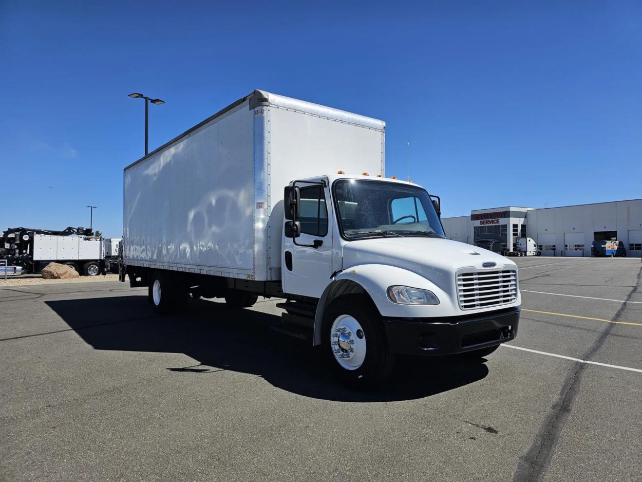 2018 Freightliner M2 106 | Photo 3 of 22