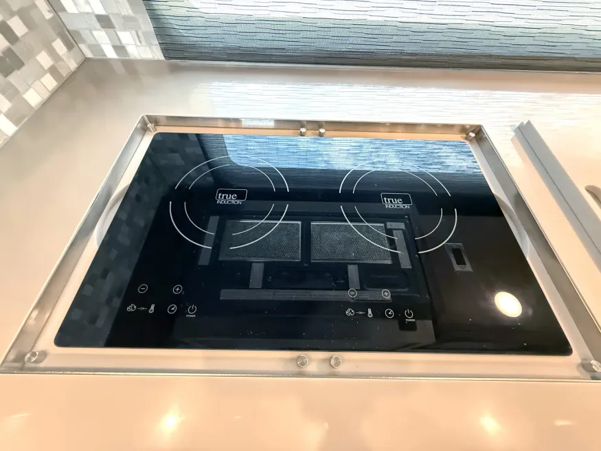 2024 Newmar Supreme Aire 4509 | Photo 11 of 31