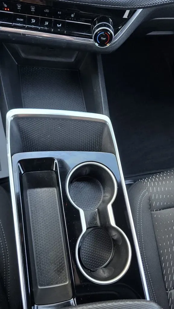 2025 Chevrolet Equinox | Photo 24 of 30