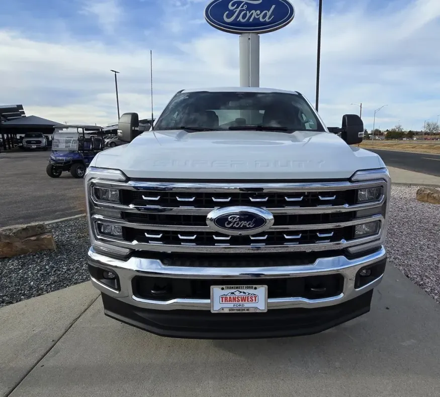 2026 Ford Super Duty F-250 | Photo 4 of 41